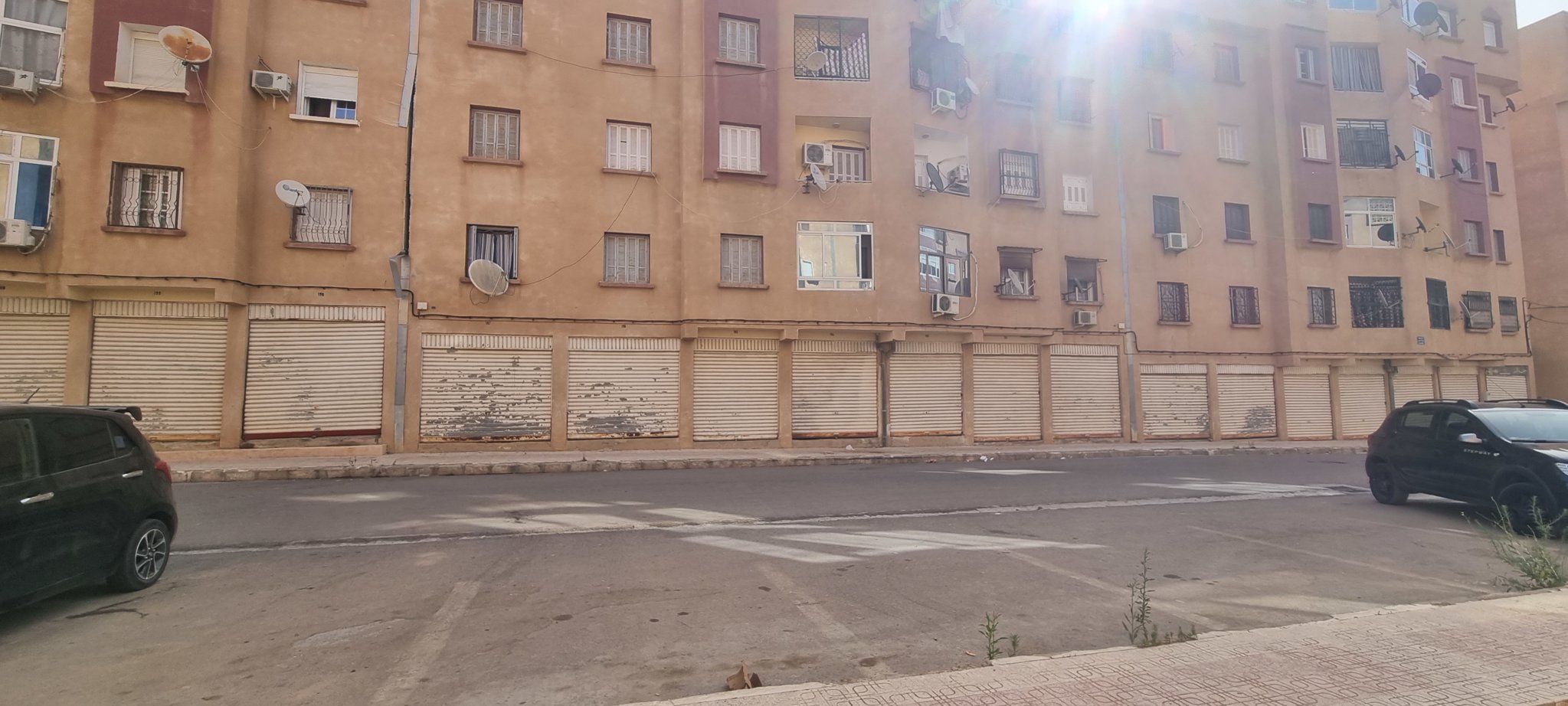 Images de la catégorie 04 locaux commerciaux situés à cité El Gasria SETIF